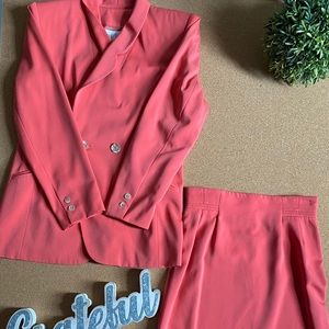 Sophisticate suit. 4petite